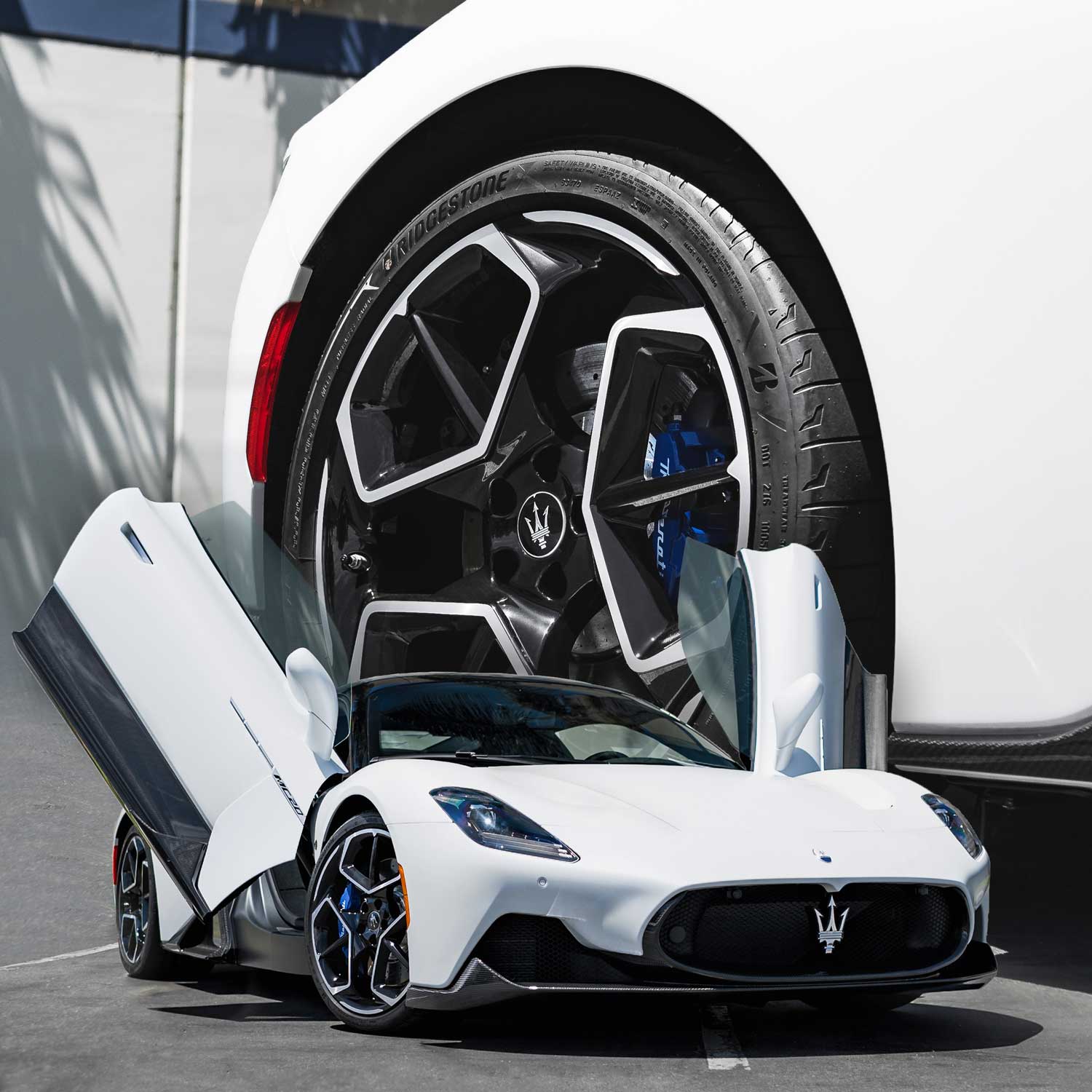 2021-bianco-audace-white-matte-pearl-maserati-mc20