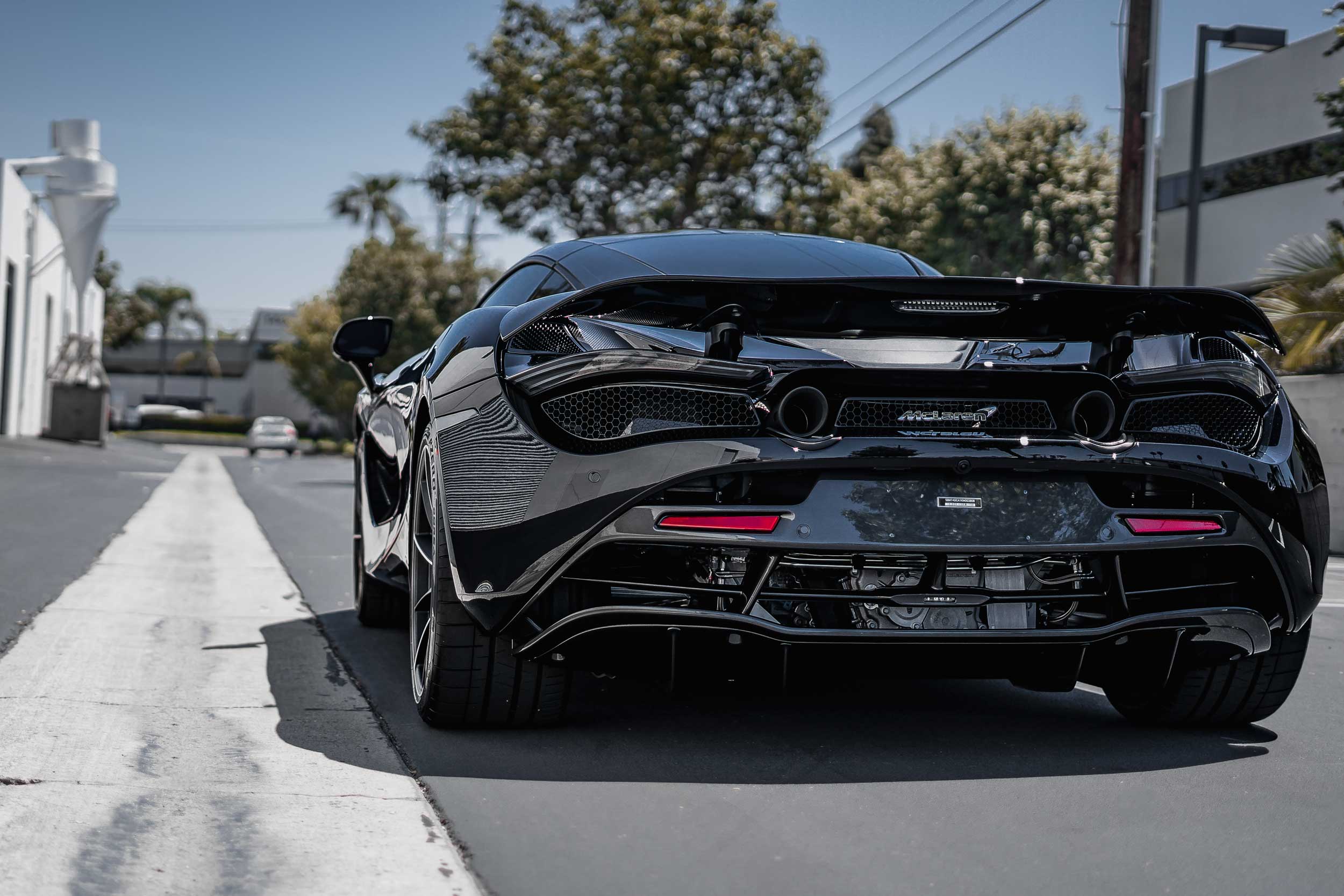 black-mclaren-720s-rear-pic