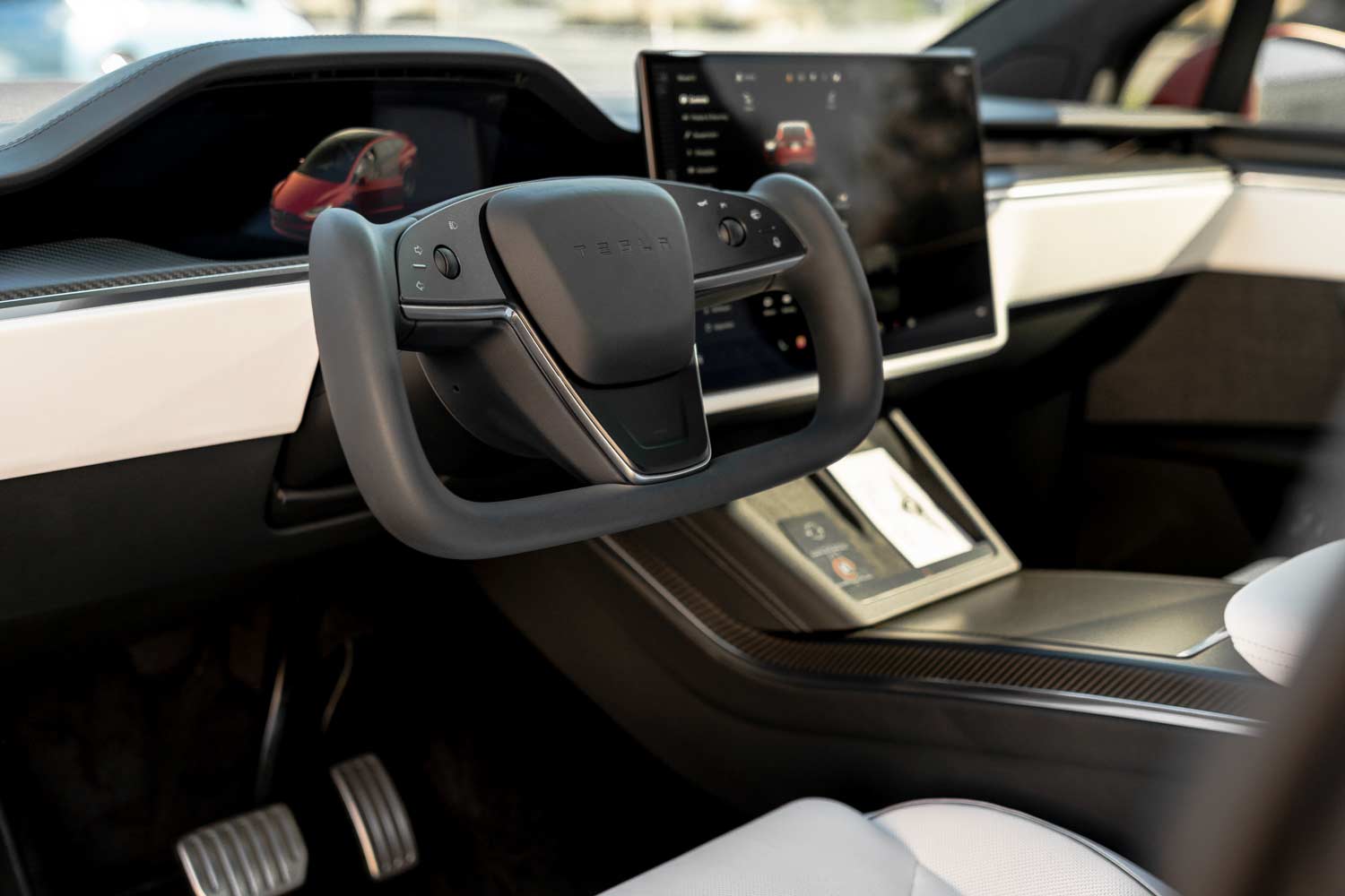 white-interior-tesla-model-x-plaid