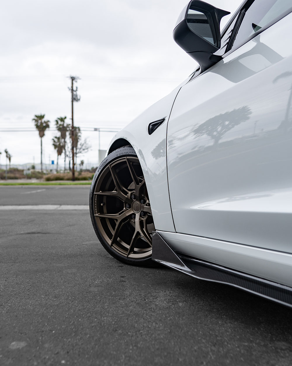 Custom White Tesla Model 3 on airbags with ADRO Carbon Fiber Kit-SFW-5