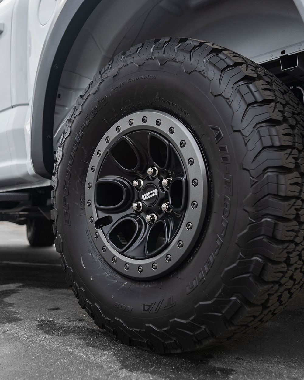 White Ford F150 Raptor paint correction and ceramic coating socal sfw9